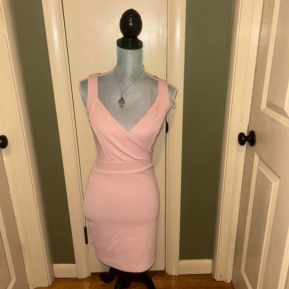 Pink bodycon dress with crisscross - Picture 1 of 7